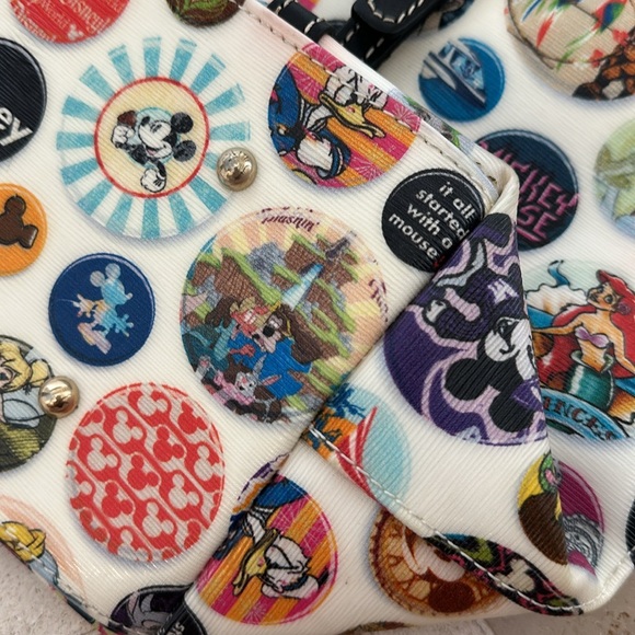 Dooney&Bourke "2012" Disney Buttons Tote used once - Picture 5 of 9